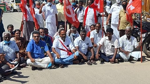 வேளாண் சட்டங்களைத் திரும்பப் பெற வலியுறுத்தி கோவில்பட்டியில் மார்க்சிஸ்ட் கட்சி மறியல்
