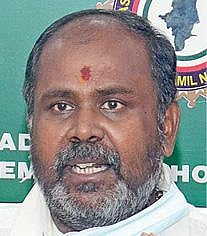 மழை தொடர்பான வலைதள வதந்திகளை மக்கள் நம்ப வேண்டாம்; இயற்கையை கையாள்வதிலும் எதிர்க்கட்சியினர் சூழ்ச்சி செய்வதா?- அமைச்சர் ஆர்.பி.உதயகுமார் கண்டனம்