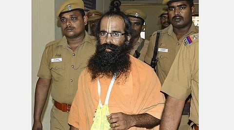 வாட்ஸ் -அப் வீடியோவில் பேசியதில் விதிமீறல் புகாரால் ராஜீவ் கொலை வழக்கு குற்றவாளி முருகன் மீது வழக்குப்பதிவு