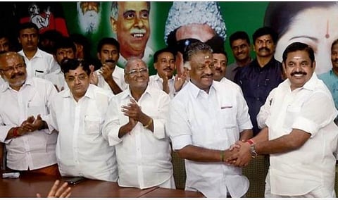 டிச.14-ல் அதிமுக மாவட்டச் செயலாளர்கள் ஆலோசனைக் கூட்டம்: ஓபிஎஸ்-இபிஎஸ் அறிவிப்பு