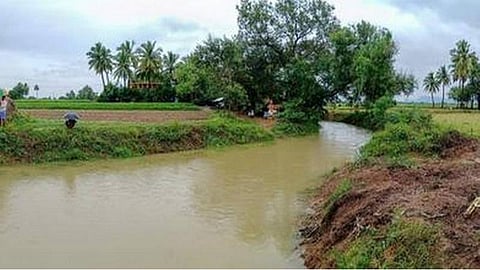 நீர் ஆதாரங்களை பாழ்படுத்துவோர் மீது குண்டர் சட்டம்: சட்டத் திருத்தம் கொண்டு வர உயர் நீதிமன்றம் பரிந்துரை