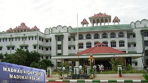 மதுரையில் எய்ம்ஸ் மருத்துவமனை அமைக்க மத்திய அரசிடம் 223 ஏக்கர் இடம் ஒப்படைப்பு: உயர் நீதிமன்றத்தில் தமிழக அரசு தகவல்