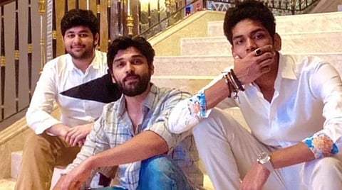 நட்பு பாராட்டும் ஏ.ஆர்.ரஹ்மான் - ஷங்கர் - விக்ரம் வாரிசுகள்: வைரலாகும் புகைப்படம்