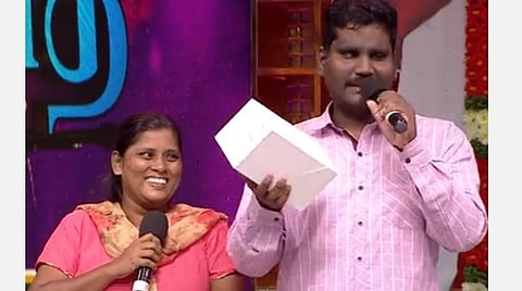 நிகழ்ச்சியில் குமார் காசி மற்றும் அவரது மனைவி.