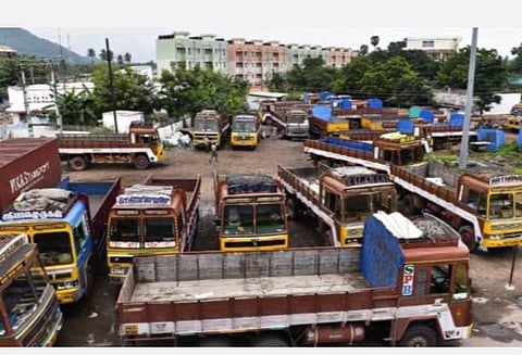 தமிழ்நாட்டில் டிச.27 முதல் காலவரையற்ற வேலைநிறுத்தம்: மோட்டார் வாகன உரிமையாளர்கள் நலச் சங்கம் அறிவிப்பு