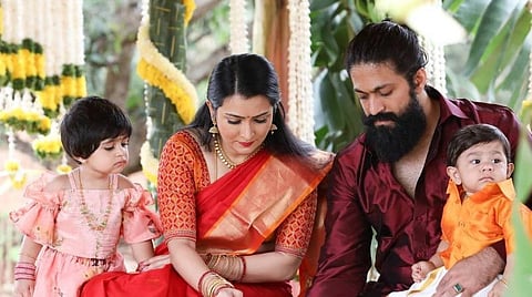 கரோனா தொற்றிலிருந்து குடும்பத்தைப் பாதுகாக்க ’கேஜிஎஃப்’ யாஷ் எடுத்த நடவடிக்கை
