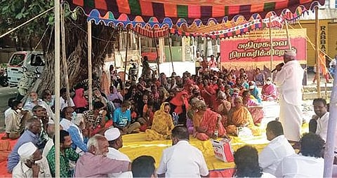 புதுப்பட்டினத்தில் 2-வது முறையாக நடைபெற்ற திமுகவின் மக்கள் கிராமசபை கூட்டம்.