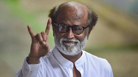 உடல்நலப் பிரச்சினைகள்; அரசியல் வருகை இல்லை - ரசிகர்களிடம் மன்னிப்புக் கேட்டு ரஜினி அறிக்கை
