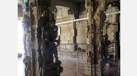 சிற்ப பிரமாண்டத்துடன் திருச்செங்கோடு! 