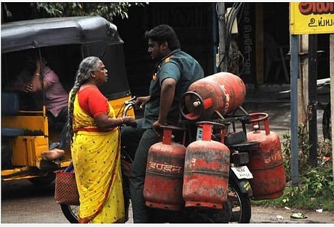 இனி மிஸ்டு கால் கொடுத்தால் போதும்; காஸ் சிலிண்டர் வீடு தேடி வரும்