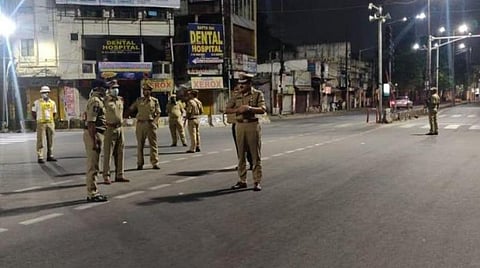 புதிய வகை கரோனா தொற்று அதிகரித்தால் தேவைப்படும் இடத்தில் இரவு நேர ஊரடங்கு அமல்: ஆந்திர தலைமை செயலாளர் உத்தரவு