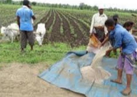 உர விற்பனை: 9 மாதத்தில் 451.16 லட்சம் மெட்ரிக் டன்கள்