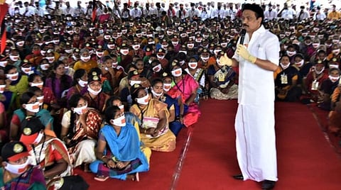 கோவை தொண்டாமுத்தூர் தொகுதிக்குட்பட்ட தேவராயபுரம் ஊராட்சியில் திமுக சார்பில் இன்று நடைபெற்ற மக்கள் கிராமசபைக் கூட்டத்தில் பேசிய திமுக தலைவர் மு.க.ஸ்டாலின்.
