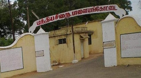 தூத்துக்குடியில் ஒரே நாளில் 4 பேர் குண்டர் சட்டத்தில் சிறையில் அடைப்பு