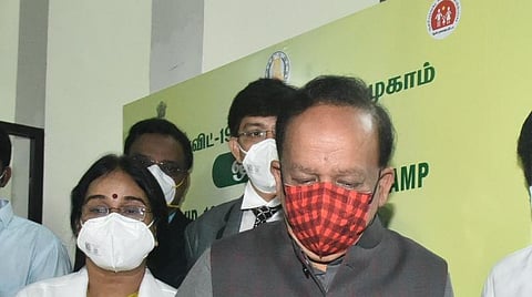சென்னை ஓமந்தூரார் அரசு மருத்துவமனையில் ஆய்வு மேற்கொண்ட ஹர்ஷ்வர்தன்.