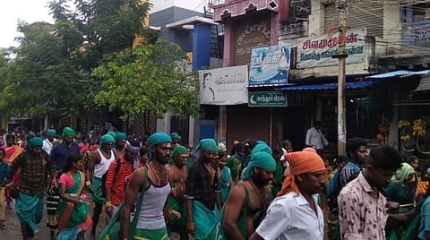 பொங்கலை முன்னிட்டு திருச்செந்தூரில் குவியும் பாதயாத்திரை பக்தர்கள்