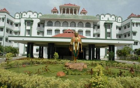 அறநிலையத்துறை கூடுதல் ஆணையராக ஐஏஎஸ் அதிகாரியை நியமித்ததை எதிர்த்த வழக்கு தள்ளுபடி