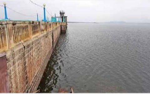 வைகை அணையில் 67.75 அடியாக உள்ள நீர்மட்டம் (மொத்தம் 71 அடி).