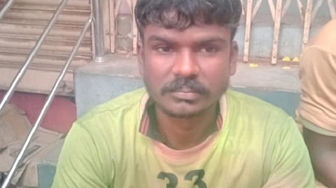 வீட்டுக்குத் தெரியாமல் ஜல்லிக்கட்டில் பங்கேற்று கார் பரிசு பெற்ற சிறந்த மாடுபிடி வீரர்: அலங்காநல்லூர் போட்டியில் நடந்த ருசிகர சம்பவம்