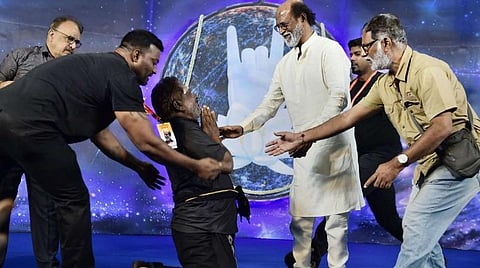 ரஜினி ரசிகர்கள் விரும்பிய கட்சியில் இணைந்து செயல்படலாம்: ரஜினி மக்கள் மன்றம் அறிவிப்பு