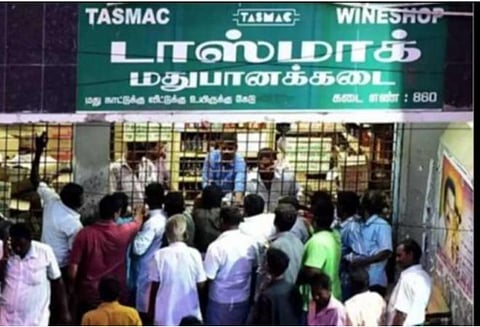 தமிழகத்தில் பூரண மதுவிலக்கை அமல்படுத்தக் கோரிக்கை: அதிகாரிகளுக்கு மனு கொடுக்கத் தலைமை நீதிபதி அறிவுறுத்தல்