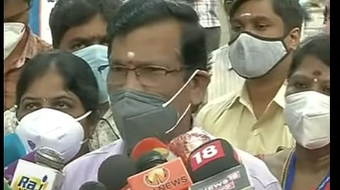 மாணவர்களின் பாதுகாப்புக்கு முன்னுரிமை; இரவு உணவுக்குப் பின் சத்து மாத்திரைகள்: பள்ளிக் கல்வித்துறை இயக்குநர் பேட்டி