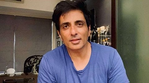 மாநகராட்சி நோட்டீஸ்: நடிகர் சோனு சூட் மனு நிராகரிப்பு