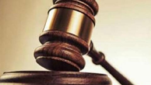 15 வயது சிறுமியின் வயிற்றில் வளரும் கருவைக் கலைக்க உயர் நீதிமன்றம் அனுமதி: 3 ஆண்டுக்கு மாதம் ரூ.5 ஆயிரம் வழங்கவும் உத்தரவு