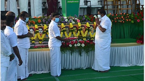 தமிழர்களுக்கோ, தமிழ் மொழிக்கோ பாதிப்பு ஏற்படும்போது அதைக் களைய நடவடிக்கை எடுப்பது அதிமுக அரசு: முதல்வர் பேச்சு
