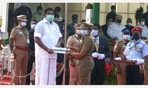 கள்ளச்சாரயம் ஒழிப்புப் பணியில் சிறப்பான செயல்பாடு: பெண் ஆய்வாளர் உட்பட 4 பேருக்கு காந்தியடிகள் காவலர் பதக்கம்
