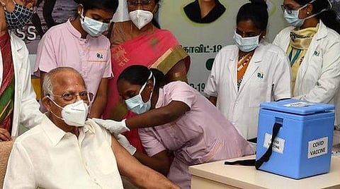கோவிஷீல்டு தடுப்பூசி போட்டு கொள்ள சுகாதார பணியாளர்கள் ஆர்வம்: சுகாதாரத் துறை செயலர் ராதாகிருஷ்ணன் தகவல்