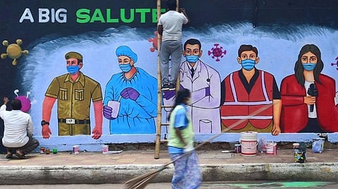 முன்களப் பணியாளர்களின் ஊதியக் கோரிக்கைகளைக் கவனத்தில் கொள்ளுமா அரசு?