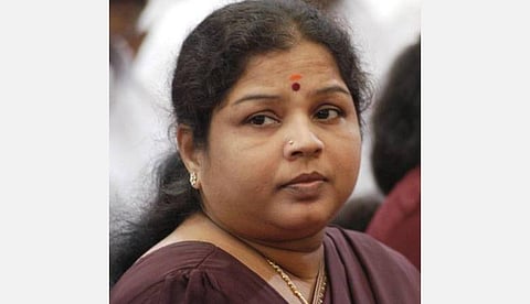 சசிகலாவின் உறவினர்கள் வி.என்.சுதாகரன், ஜெ.இளவரசியின் 6 சொத்துகள் அரசுடமை ஆக்கப்பட்டது: இன்று பணிகள் தொடங்கும் என சென்னை ஆட்சியர் அறிவிப்பு