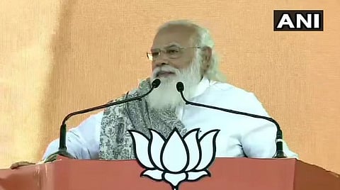 ஹால்டியா மாவட்டத்தில் பிரதமர் மோடி நேற்று பொதுக்கூட்டத்தில் பேசிய காட்சி : படம் ஏஎன்ஐ