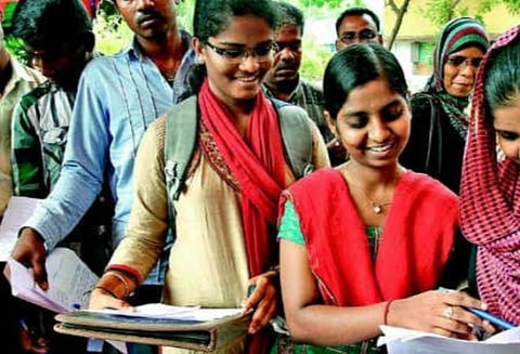 நீட் தேர்வு 2021 எப்போது?- தேதியை உடனே அறிவிக்குமாறு மாணவர்கள் தொடர் வலியுறுத்தல்