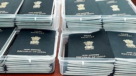 இலங்கை அகதிகளுக்கு எதிரான போலி பாஸ்போர்ட் வழக்குகளை 3 மாதத்தில் முடிக்க வேண்டும்: உயர் நீதிமன்றம்