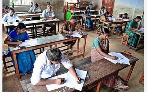 இடஒதுக்கீட்டுப் பிரிவினருக்கு 5 ஆண்டுகள் தளர்வு; ஆசிரியர் நியமனத்துக்கு வயது வரம்பு 40 ஆக நிர்ணயம்: புதிய விதிமுறையை அமல்படுத்த தேர்வு வாரியம் முடிவு