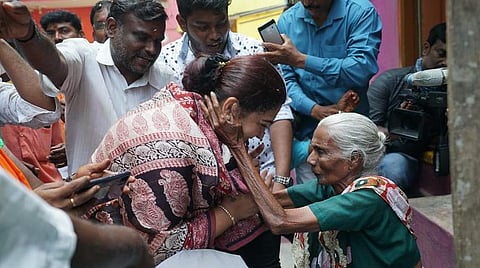 படம் உதவி: குஷ்பு ட்விட்டர் பக்கம்.