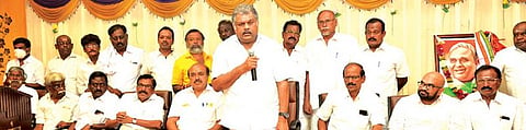 மதுரையில் உள்ள தமிழ்நாடு தொழில் வர்த்தக சங்கத்தில் நடைபெற்ற கூட்டத்தில் பேசினார் தமாகா தலைவர் ஜி கே வாசன்.