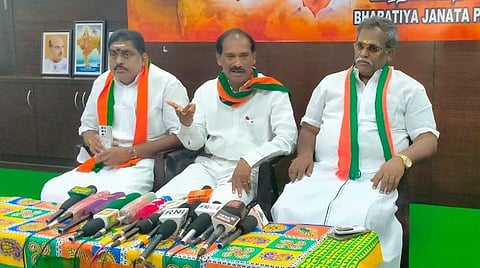 செய்தியாளர்களை சந்தித்த சாமிநாதன்.