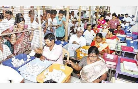 இந்த கோரிக்கையும் நன்றாக உள்ளதே: வாக்கு எண்ணிக்கை குறித்து உயர் நீதிமன்றத்தில் வித்தியாச வழக்கு 