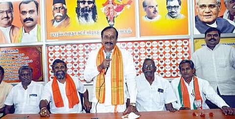 ஈரோட்டில் நடைபெற்ற பாஜக ஆலோசனைக் கூட்டத்தில் பாஜக மூத்த தலைவர் எச்.ராஜா பேசினார்.