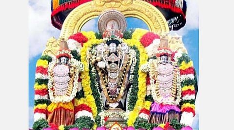 திருக்கோஷ்டியூரில் நான்கு பெருமாளின் திவ்விய தரிசனம்!  விளக்கு எடுத்துச் சென்றால் விடியல் நிச்சயம்! 