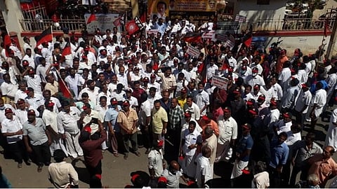 நாகர்கோவில், மார்த்தாண்டத்தில் பெட்ரோல், கேஸ் விலை உயர்வைக் கண்டித்து திமுகவினர் ஆர்ப்பாட்டம்