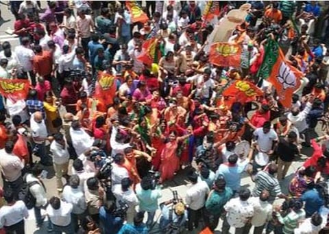 குஜராத் மாநகராட்சி தேர்தல்: பாஜக அபார வெற்றி