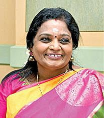 புதுச்சேரி, காரைக்காலில் நபார்டு வங்கி நிதி உதவியுடன் சாலை, பாலங்கள் செப்பனிட ரூ.80 கோடி ஒதுக்கீடு: துணைநிலை ஆளுநர் தமிழிசை ஒப்புதல்