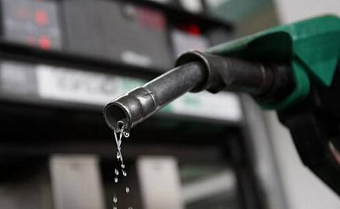 பெட்ரோல் விலை உயர்வு: மறைமுக வரிகளைக் குறைக்குமா ஒன்றிய அரசு?