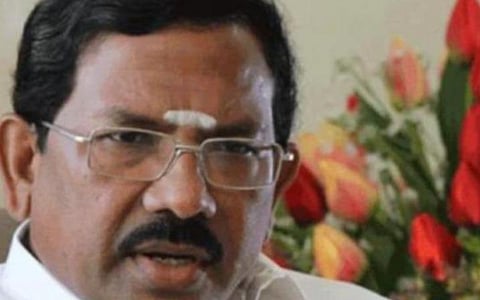 தேர்தல் களத்தில் டிடிவி தினகரன் காமெடி செய்கிறார்: அமைச்சர் பாண்டியராஜன் கிண்டல்