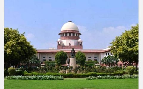 தமிழகத்தில் உள்ள 69 சதவீத இடஒதுக்கீட்டுக்கு எதிரான வழக்கை அரசியல் சாசன அமர்வுக்கு மாற்ற அவசியமில்லை: இடையீட்டு மனுக்களை முடித்து வைத்து உச்ச நீதிமன்றம் உத்தரவு