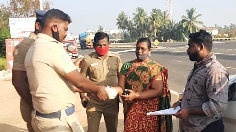 தளவாபாளையம் பகுதியில் ரூ.2.92 லட்சம் பறிமுதல்